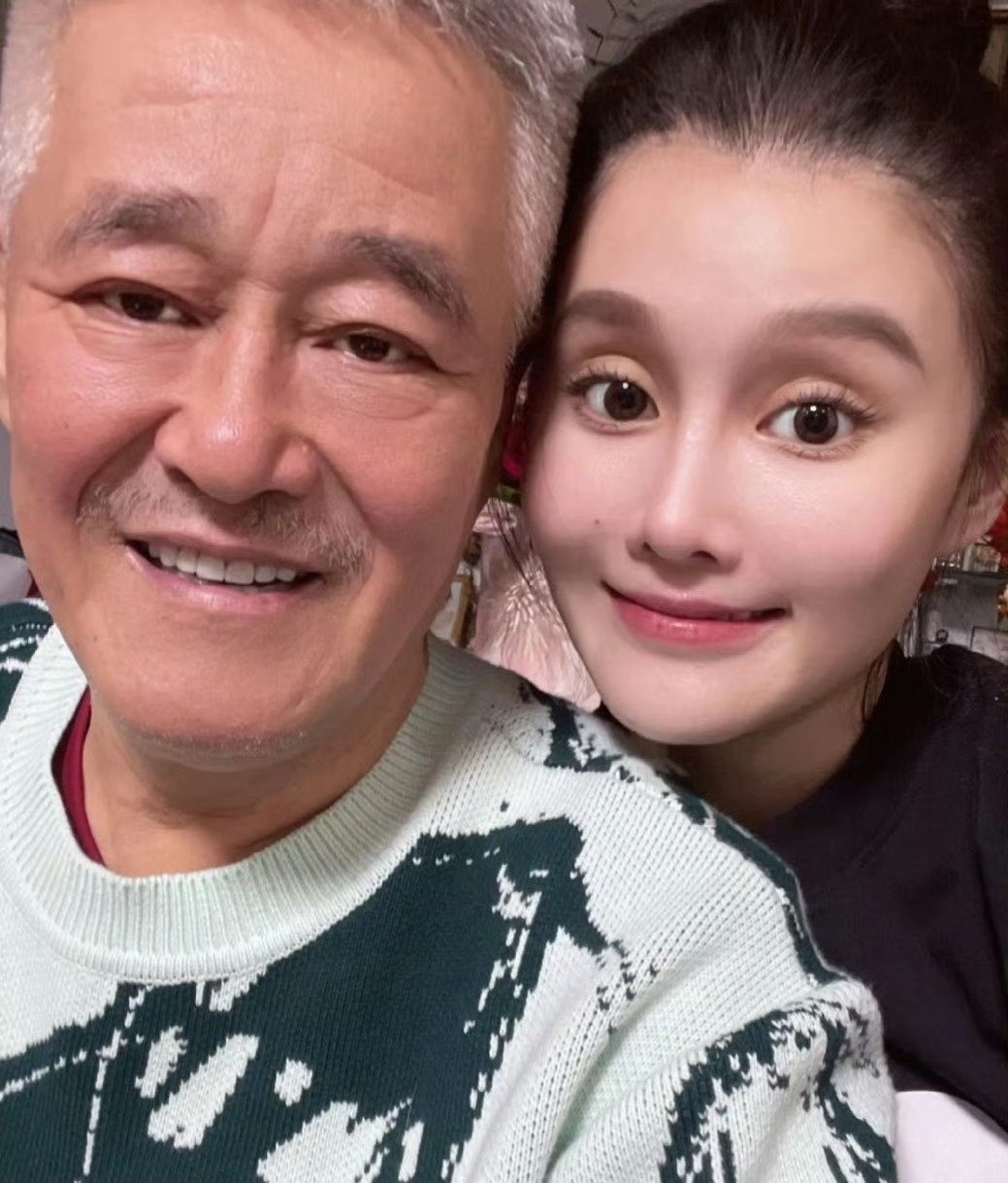 赵本山如今的家庭现状，
给所有男人都提了个醒，
无论你名气再大，再有钱，也万万逃