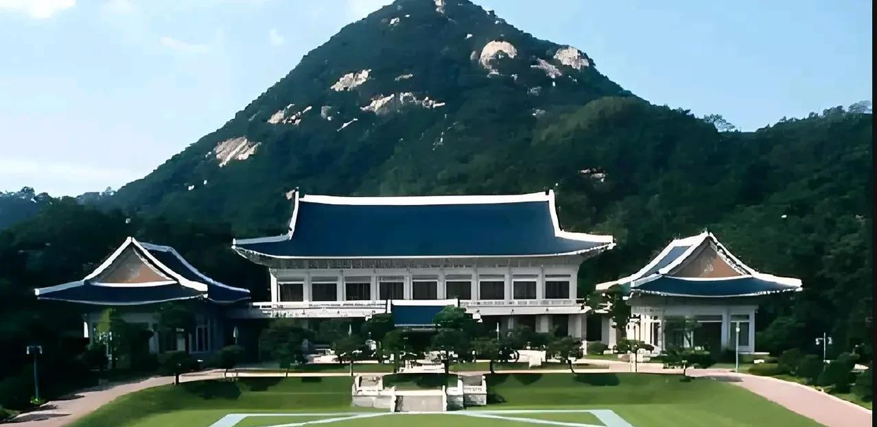 韩国当选总统李在明说现在的国防部总统府不安全，想搬回青瓦台办公，但我想说的是只要