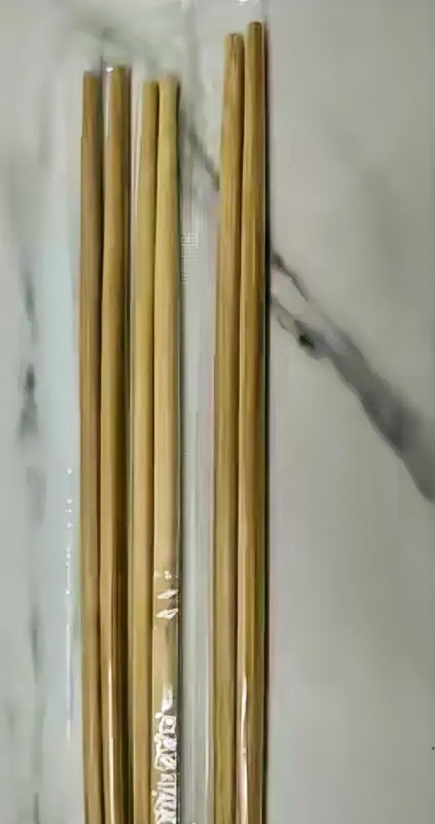 因为给顾客提供的免费筷子上没有生产日期，胖东来被人告到当地法院，法院竟然还受理了
