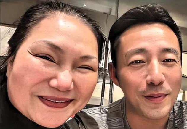 汪小菲最近彻底不理他丈母娘了。本来老人一直让他去谈事情，但汪小菲再也没回过消息。