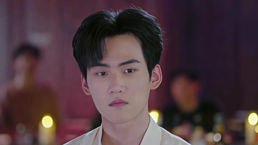 《狙击蝴蝶》周柯宇：童年不幸，选秀出道，长相被嘲，23岁能火吗