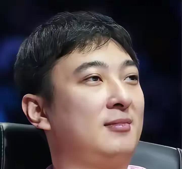 王思聪还是挺厚道的。

王思聪对于黄一鸣，不理不睬就是对黄一鸣最好的回应，这