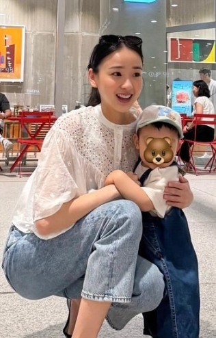 孙妍在晒出带娃日常，网友直呼萌化了！

原来金秀贤一直念叨的“国民妹妹”现在变身