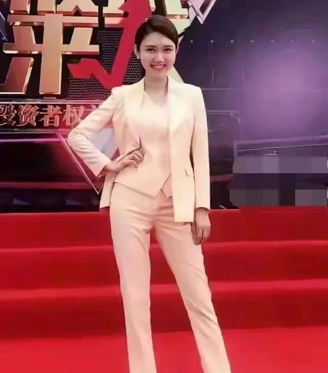 主持美女龙洋，将来在主持行业，可能会胜过周涛和董卿