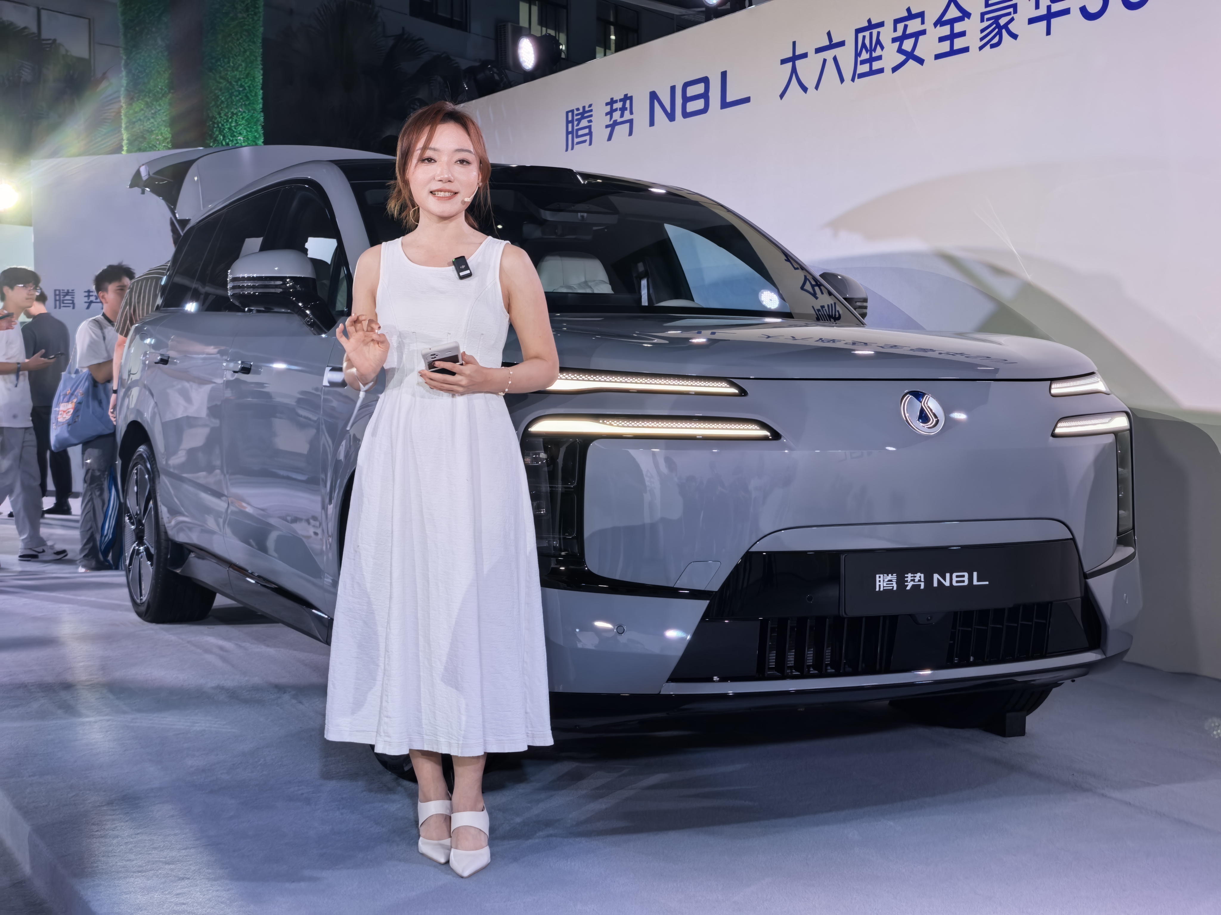 来聊一聊腾势最近发布的腾势N8L这台车

这台车的定位较腾势N9低，有点类似问界