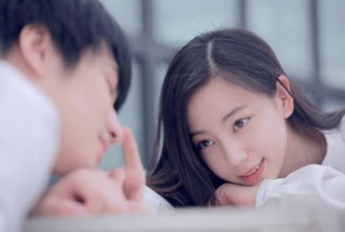 女人的这6个“默许”，就是在给你追她的机会，男人大胆去表白吧