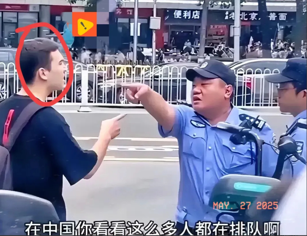 太解气了！
“在东方大国，就得守东方大国的规矩！

5月21日天安门广场前这一幕