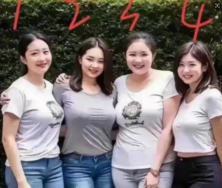 这是母女四人，考验一下大家，谁是妈妈 