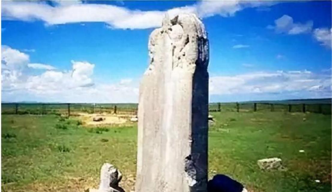 1990年，俄罗斯专家在库页岛发现了一块刻着中国文字的石碑，为了弄清石碑上的内容