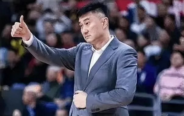 广东赢新疆不可怕，可怕的是赛后杜锋的一番话。

徐杰这场比赛替补上场，16投12