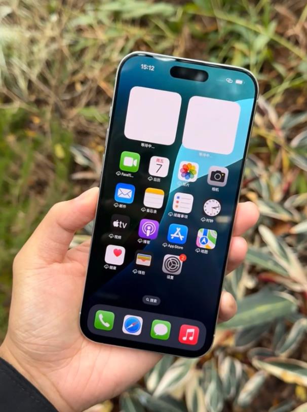 1124万台！iPhone 16 Pro Max用销量“打脸”：真王者，不靠吹！