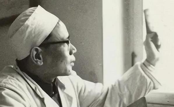 1951年，广西一名土匪被判死刑，然而就在被枪决前，他竟拿出一小瓶药水交给了监狱