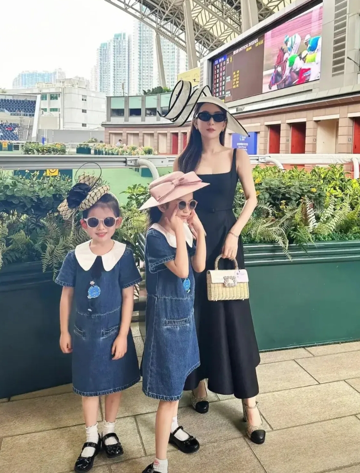 方媛真的好友善哦，帽子被人说浮夸，不但不生气，还告诉大家这是英国旅游时候买的。方