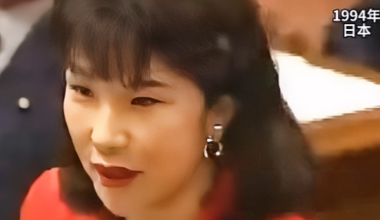 高市早苗是第1个，把我驻日大使，外交部，国防部，解放军报，人民日报，新华社，逼得