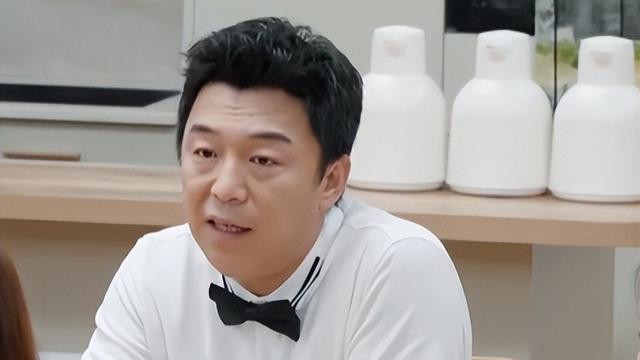 家家有本难念的经，把父亲送养老院的黄渤，用七个字道尽背后心酸