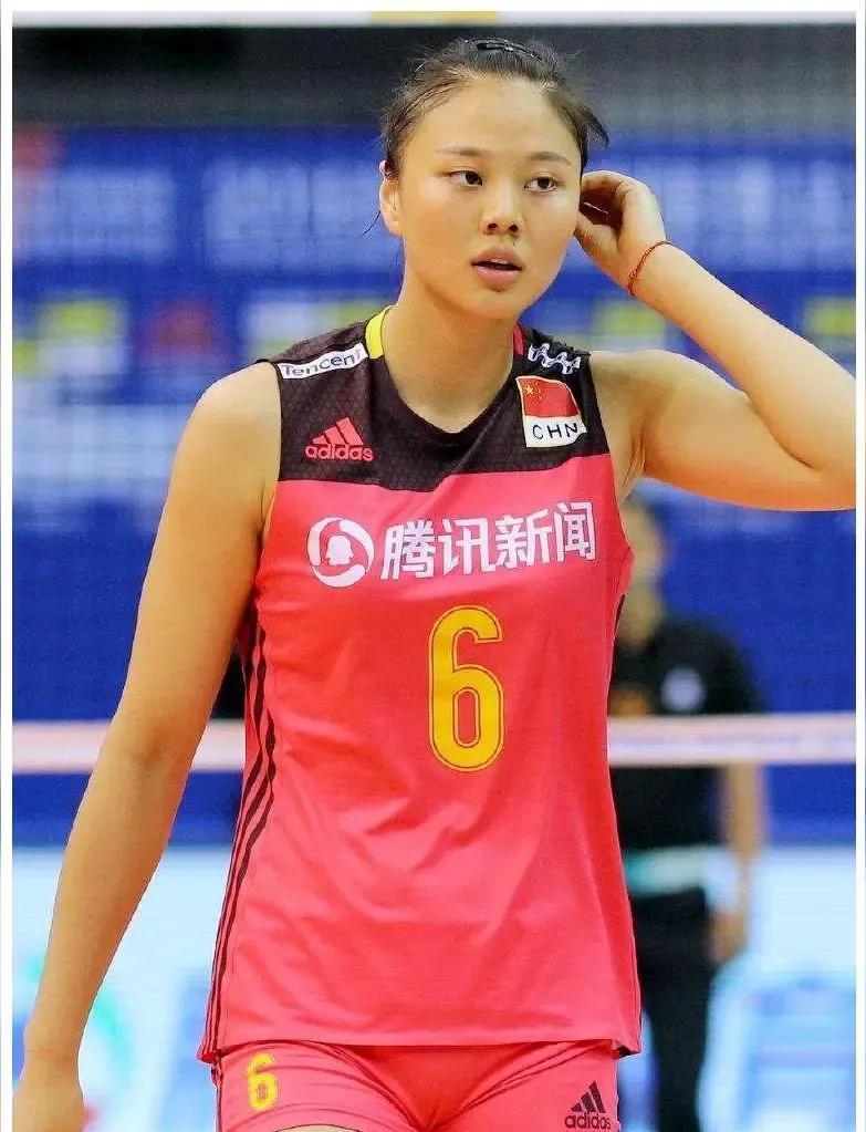 龚翔宇
加盟美国联赛
其意义何在？
主要是：
逐步应和
新的中国女排
执教思路；