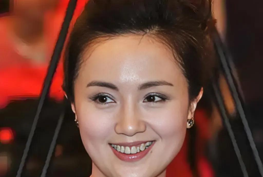 惊闻噩耗，演员朱媛媛于2025年5月17日上午11点39分永远离开了我们。她与癌