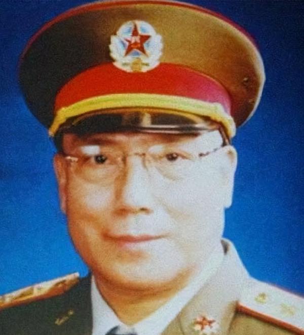 1982年，在军科院待了17年的李际均回到部队任师长，同年他在十二大上以师长的身