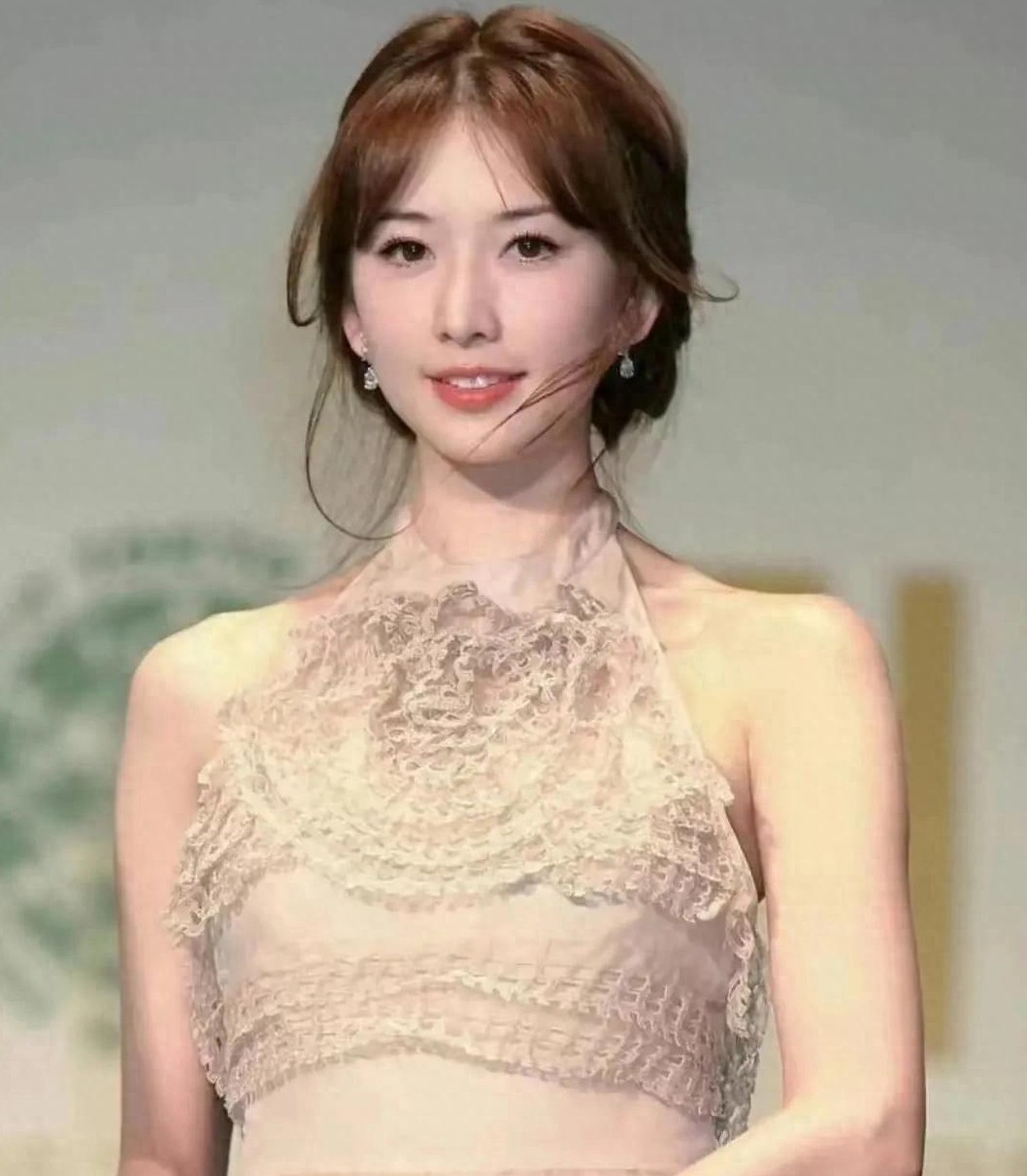 看了林志玲，才懂了这种衣服穿在她身上才能展现出含金量。