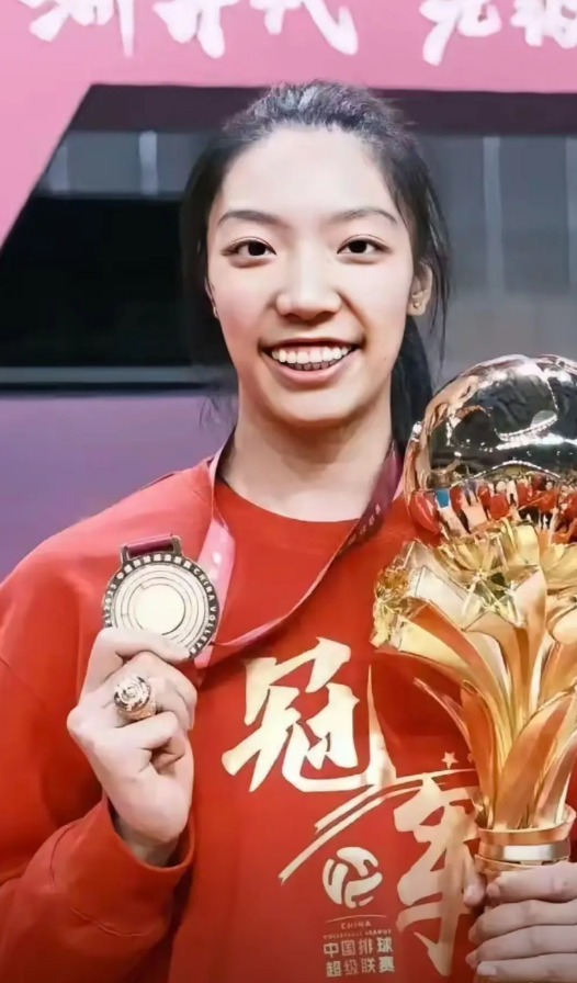 吴梦洁才是真正的核心

中国女排vs保加利亚打得非常艰难，最后一局张籽萱基本不会