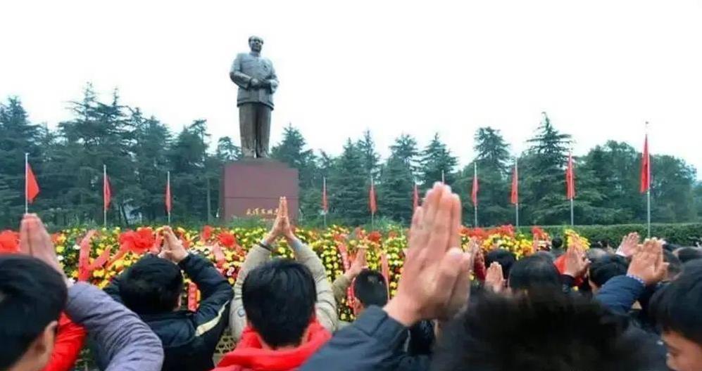 《个人崇拜之说》我认为有人说别人搞个人崇拜这个道理说不通，假如受崇拜这个人对国家