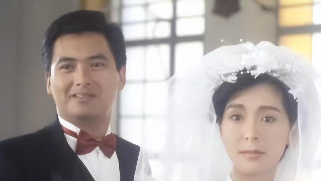 周润发夏文汐时隔38年重聚 开心拥抱梦回《江湖龙虎斗》