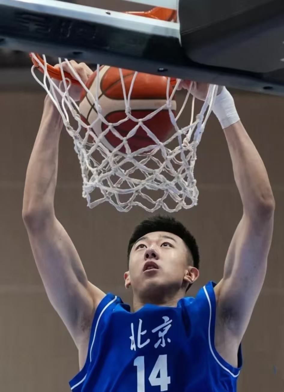 杜锋笑开花，王少杰硬刚辽宁“玄冥二老”廖三宁两场低迷世预赛悬了！