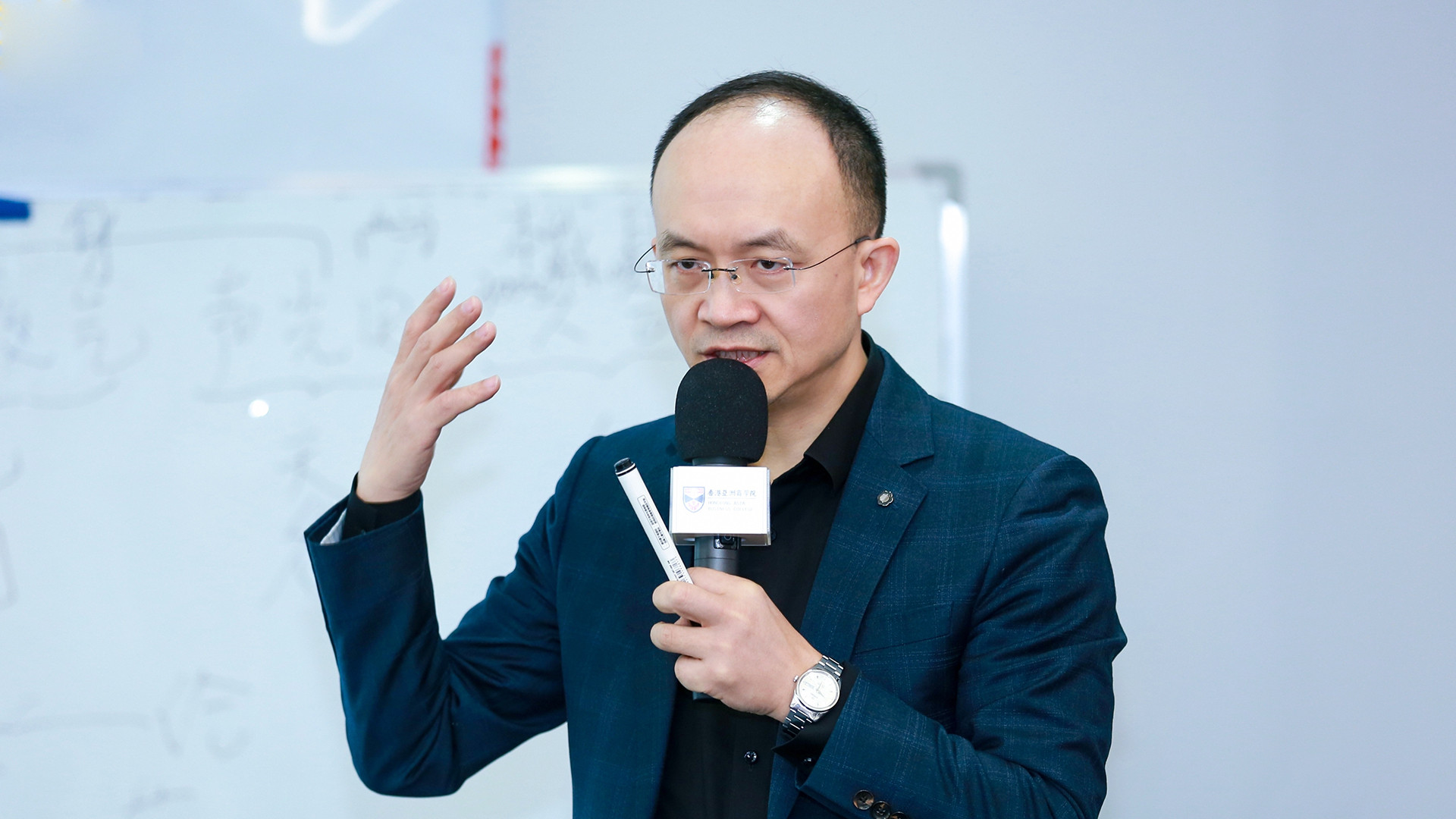 谈判天价突围：李力刚谈“8000+的塑料袋”如何让客户觉得值！