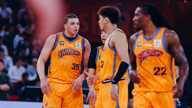 上海男篮100-93逆转山西，王哲林爆发成关键？