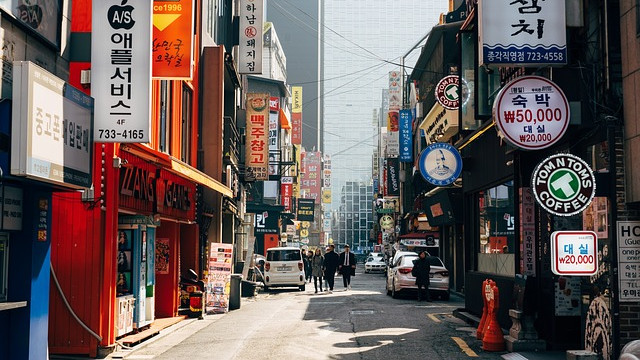 在韩国比手画脚一周，英语不行韩语不会，全靠翻译软件活着