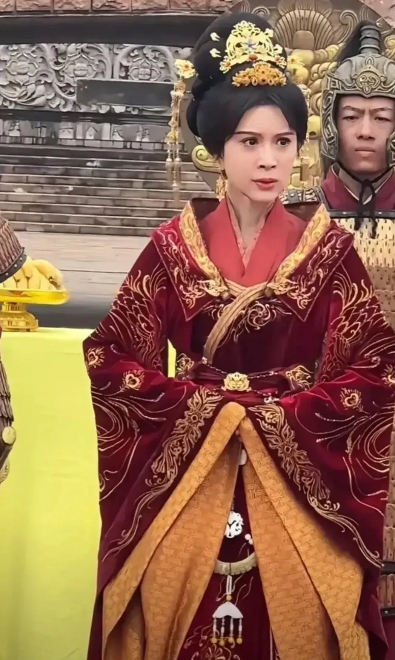 金巧巧又上热搜啦！以往上热搜，不是和老公撒狗粮，就是出席商业活动，这次却因为拍短