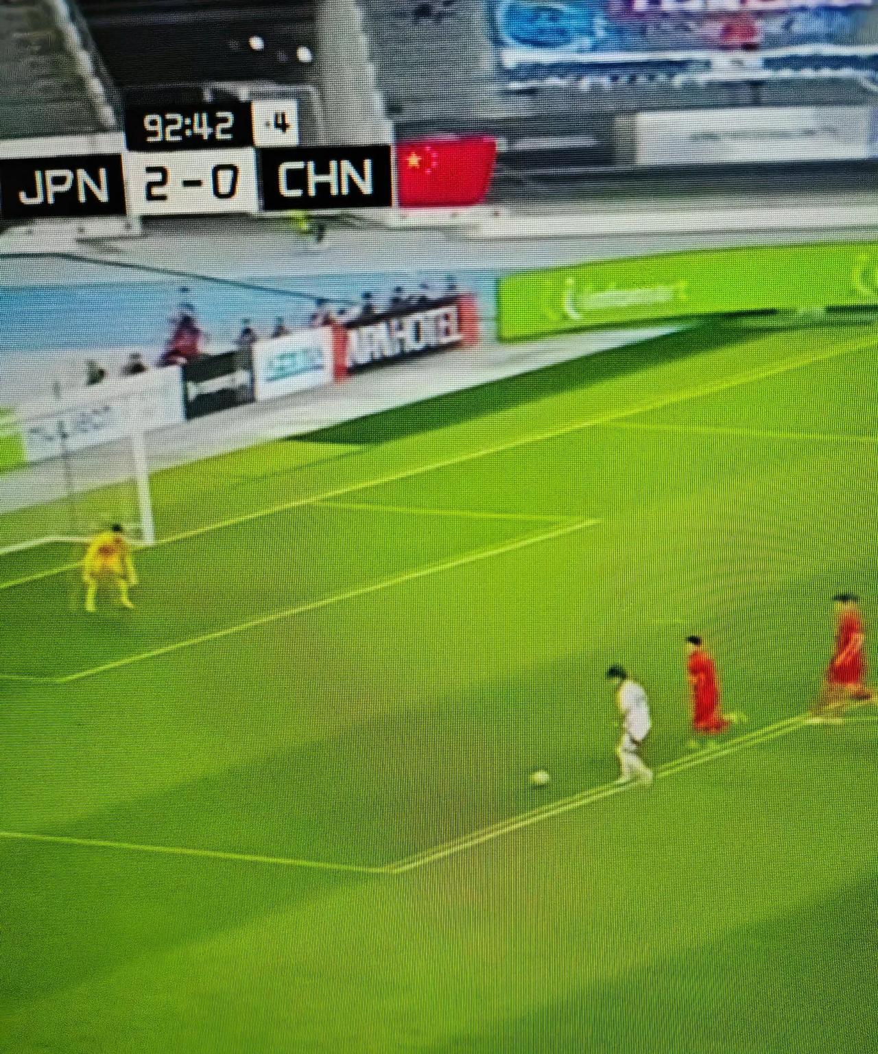 中国足球还不让人说，看看今天这个水平，与小日本又是一个2：0！