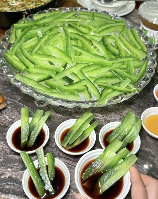 这诱人的美食佳肴源自哪里？有知道叫什么的吗
