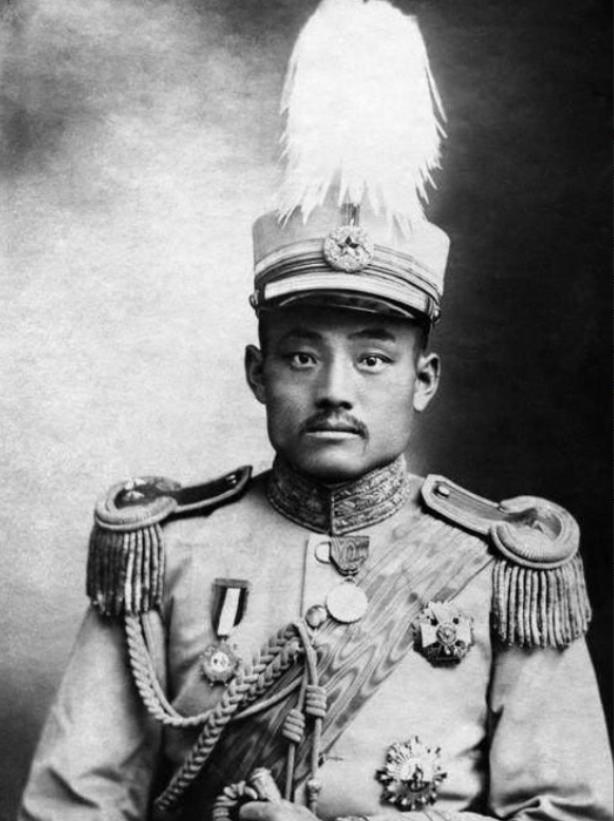 1918年，他任湖南督军时，看上了曾国藩的曾孙女——美貌聪慧的曾宝荪，就到曾家拜