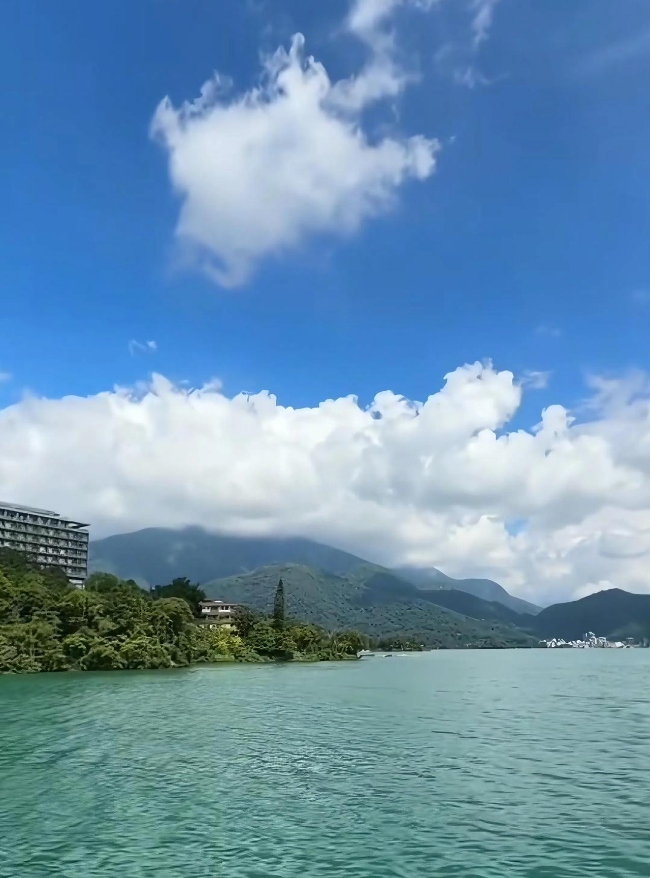 美丽祖国一角，大家猜猜这是哪里呢？
        但是这一处不是咱们想见就能见