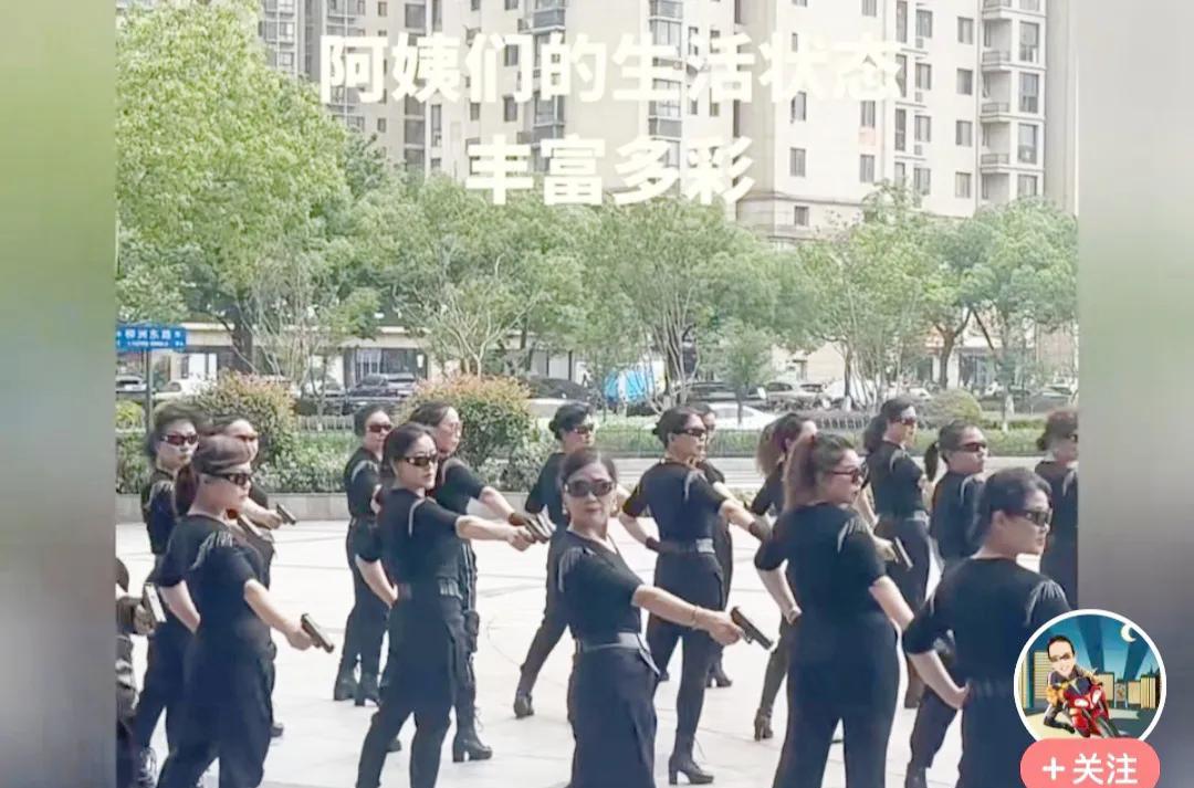世界最幸福的中国大妈。
哪一个国家的中老年人敢这么玩？