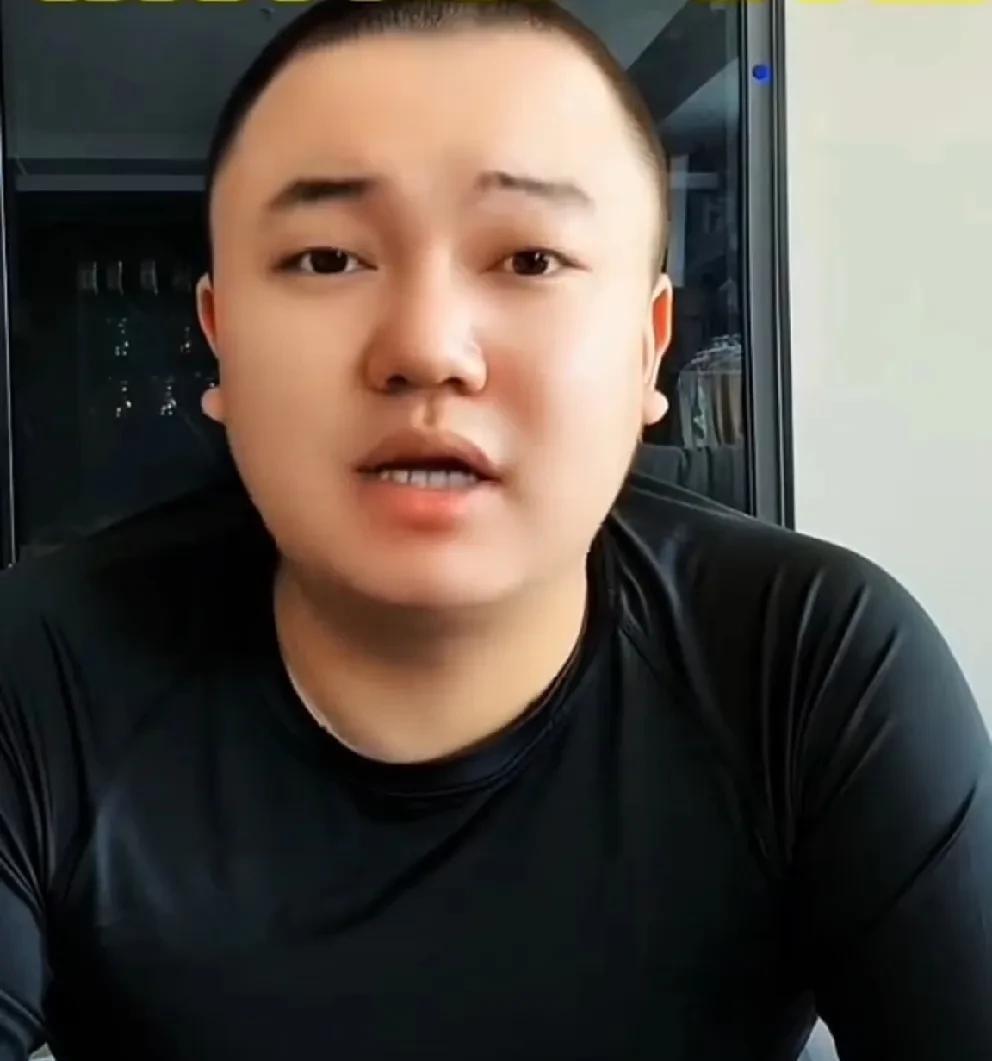 达摩喊话刘二狗别光吹，有灾情的时候麻烦你伸出援手！
         达摩再嘲讽