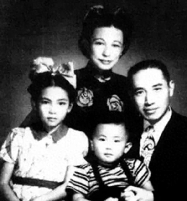 1943年郭婉莹难产，丈夫却夜宿情敌家，出院后她笑着说：该回家了