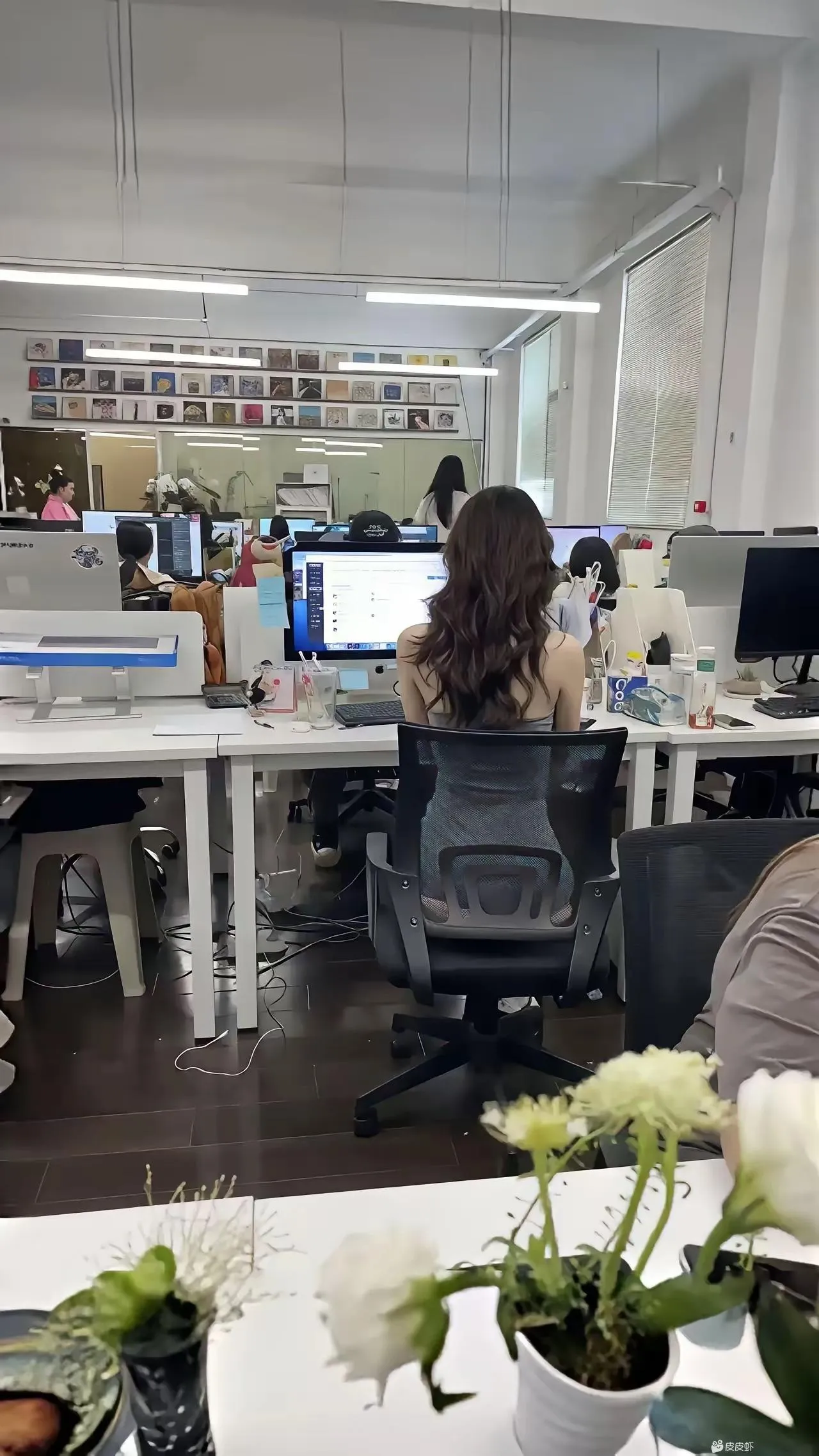 喜欢上了女同事26岁，但是她离过婚