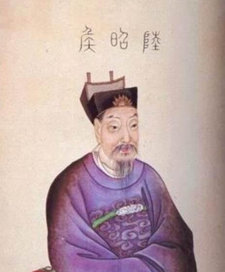 陆逊乘胜追击是否可以灭蜀？
陆逊在夷陵之战火烧连营七百里，把刘备打得几乎全军覆没