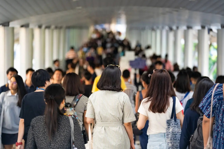 联合国最新警告：全球生育率出现空前下降！