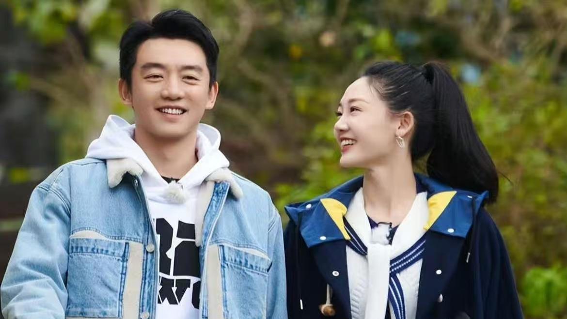 “苗工家属”现身首映礼，苗苗二刷《用武之地》看哭：恺哥就是我的泪点