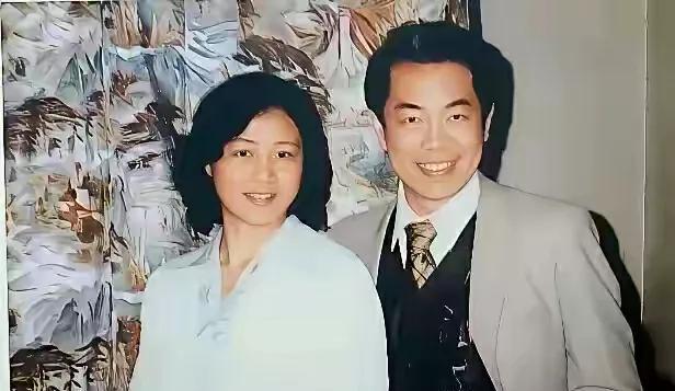 著名作家范曾的第三任妻子人到中年，也比那些人到中年的欧洲国家王妃漂亮。
一直有人