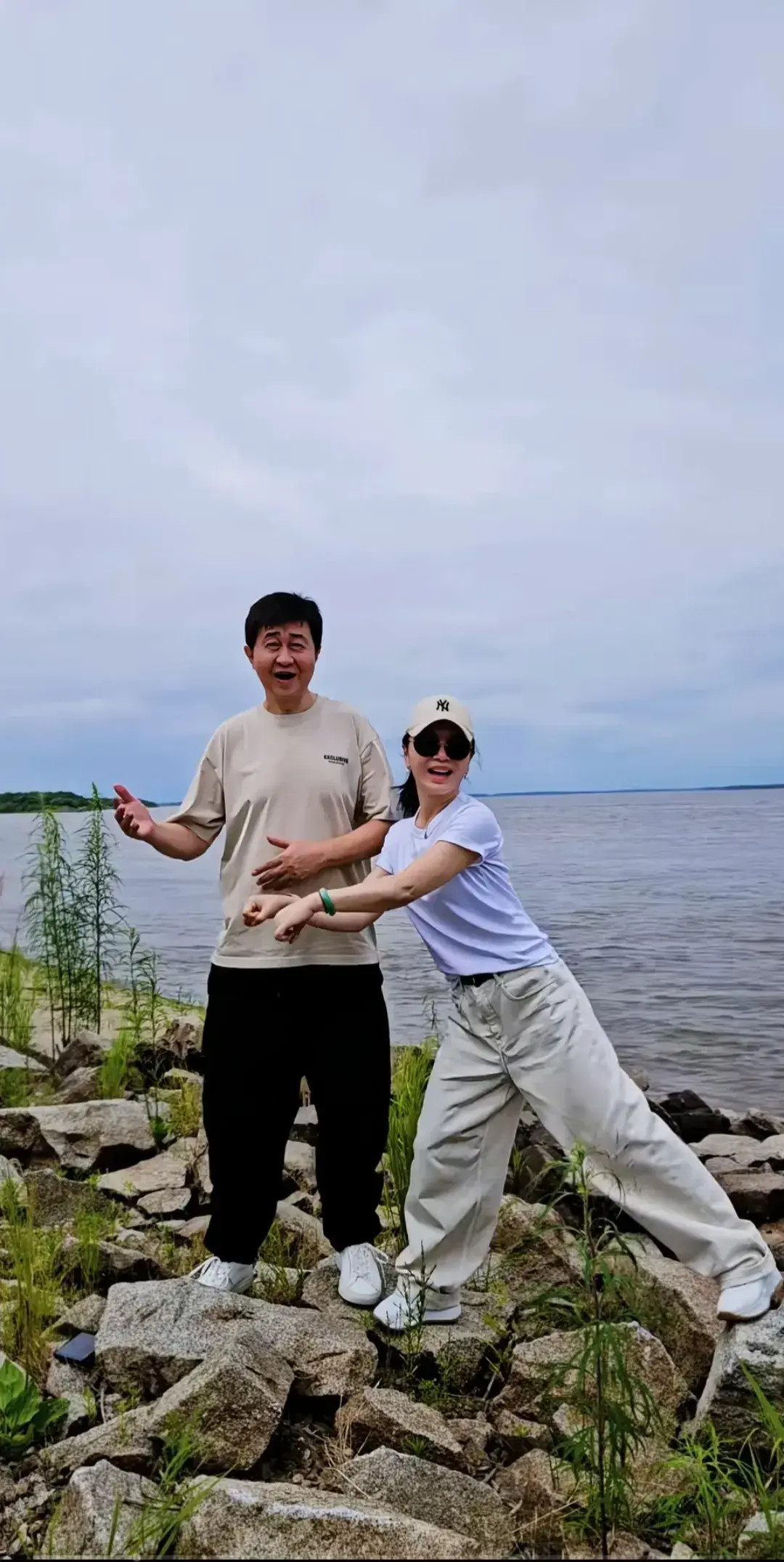 付笛声任静，一直容颜未老，恩爱如初，一首《知心爱人》，火了一辈子