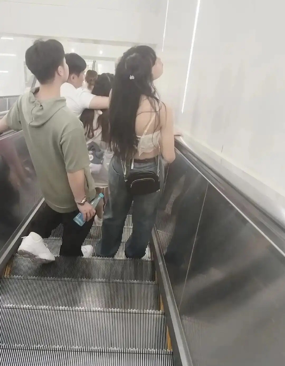 笑喷，这哥们玩的太花了吧