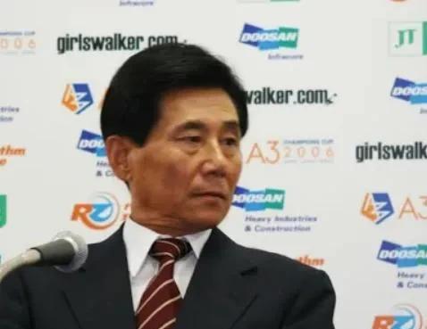 #山东泰山旧帅# 
回顾金正男：山东足球首位外籍教头的足迹
1998年，山东足球