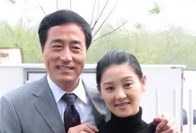 1987年，杨立新把徐帆接到北京，“养”了她3年，自己连一颗青菜都舍不得买，却给