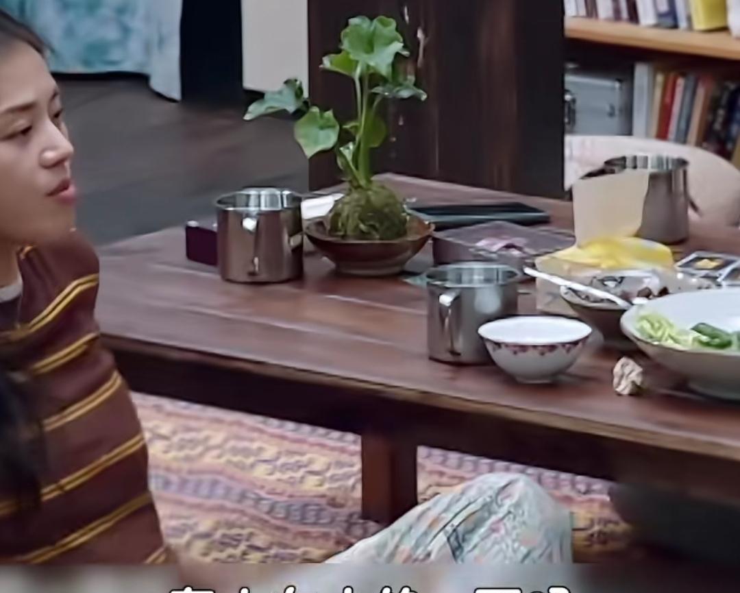 辛芷蕾一直在演比较成熟的角色，马思纯问她性格里有没有小女人的一面，辛芷蕾：“我就