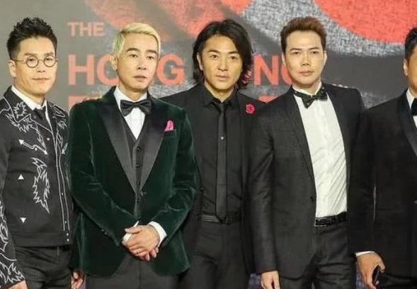 梁咏琪和郑伊健恋爱七年以分手告终，分手原因也是令人唏嘘：“我不喜欢他和陈小春他们