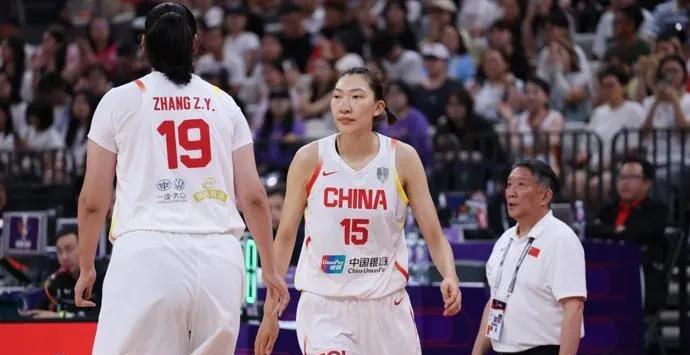 女篮亚洲杯三四名决赛，中国女篮101-66战胜韩国女篮，夺得亚洲杯第三名。
上半